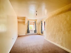 Bedroom- click for photo gallery